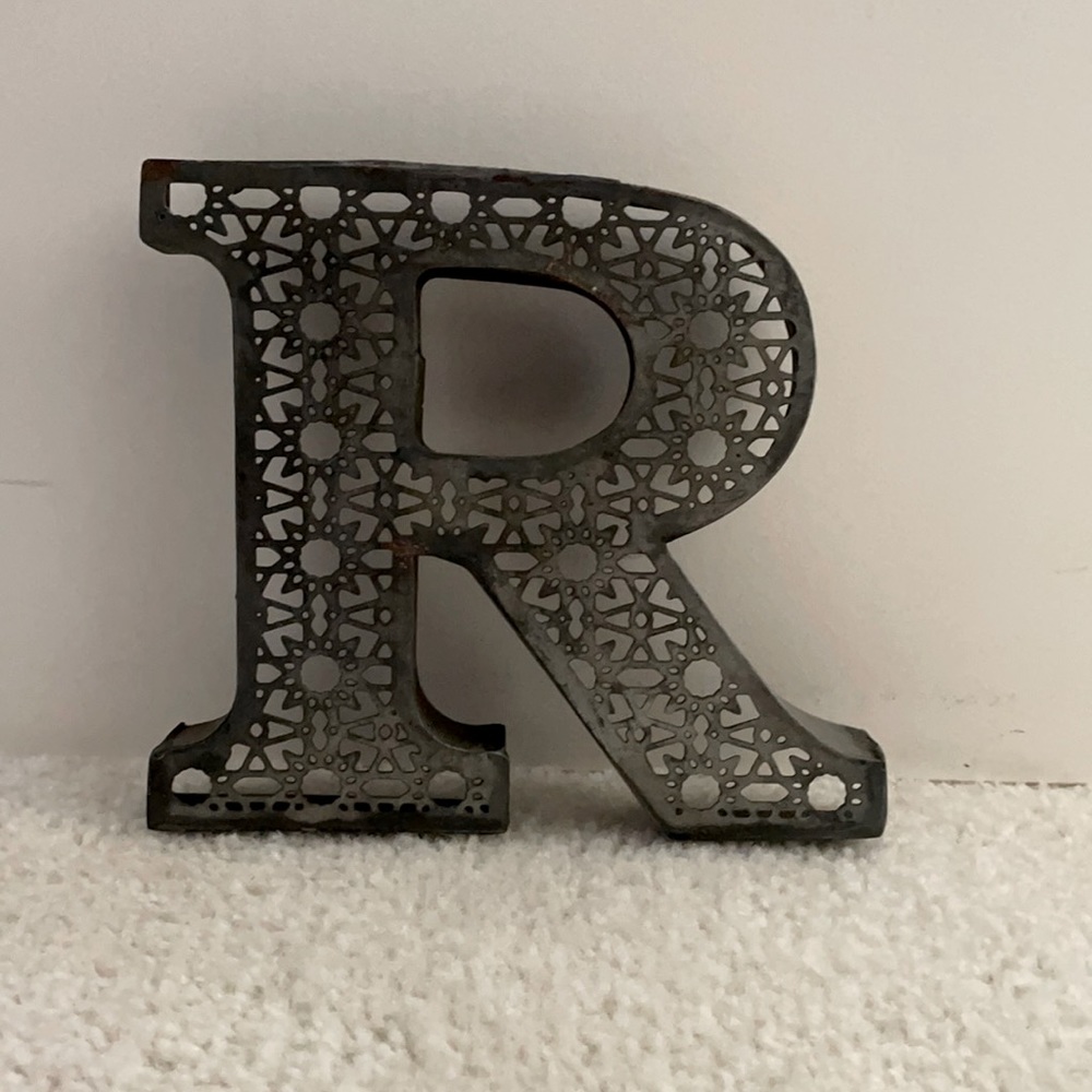 Metal wall hanging letter “R”